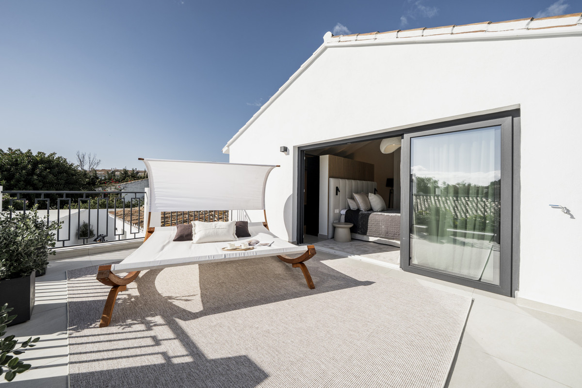 5 Bed Townhouse for sale in San Pedro De Alcántara Costa Del Sol, Málaga, Spain