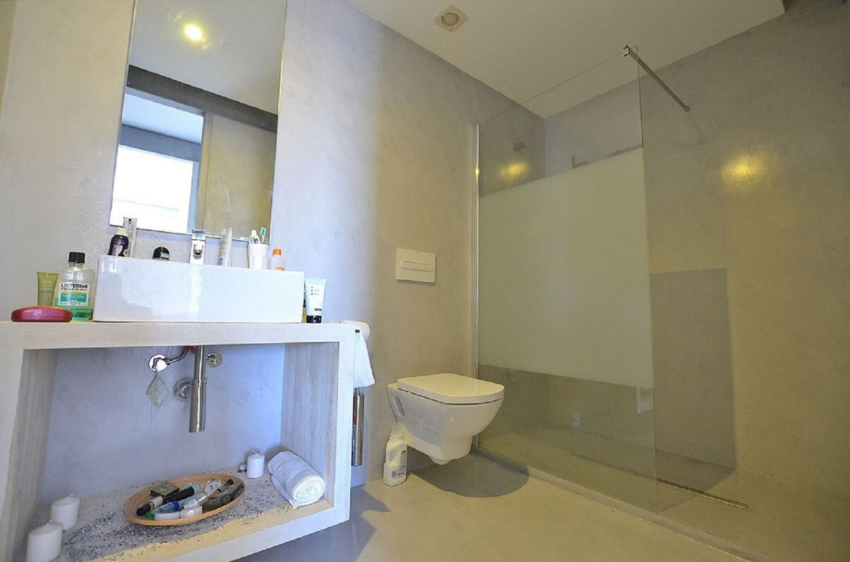 2 Bed Apartment for sale in Benalmadena Costa Costa Del Sol, Málaga, Spain