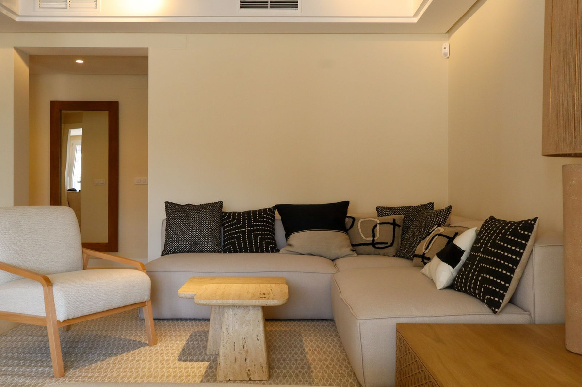 3 Bed Apartment for sale in Nueva Andalucía Costa Del Sol, Málaga, Spain