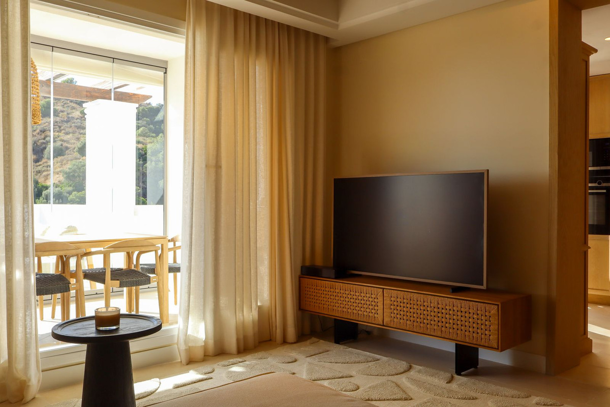 3 Bed Apartment for sale in Nueva Andalucía Costa Del Sol, Málaga, Spain