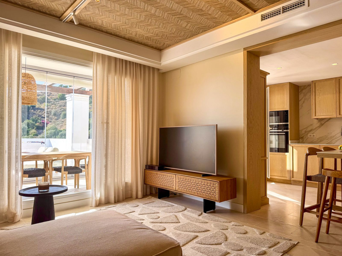 3 Bed Apartment for sale in Nueva Andalucía Costa Del Sol, Málaga, Spain