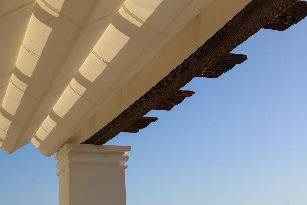 3 Bed Apartment for sale in Nueva Andalucía Costa Del Sol, Málaga, Spain