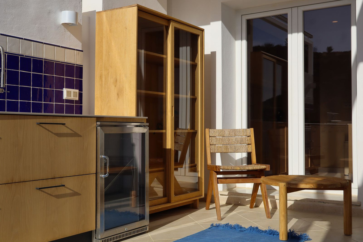 3 Bed Apartment for sale in Nueva Andalucía Costa Del Sol, Málaga, Spain