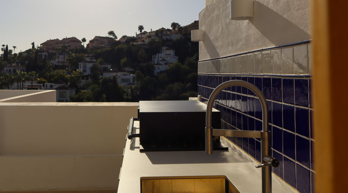 3 Bed Apartment for sale in Nueva Andalucía Costa Del Sol, Málaga, Spain