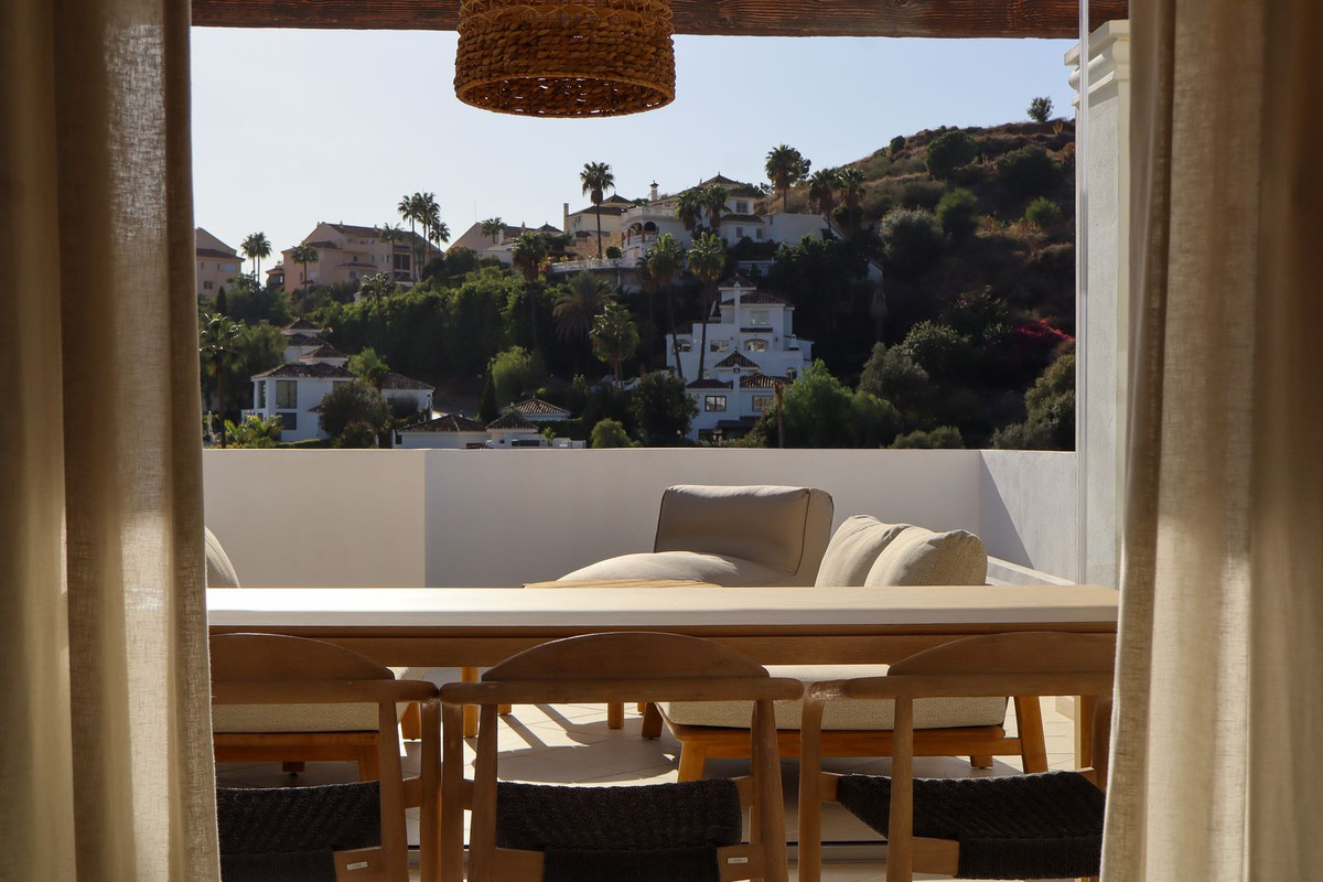 3 Bed Apartment for sale in Nueva Andalucía Costa Del Sol, Málaga, Spain