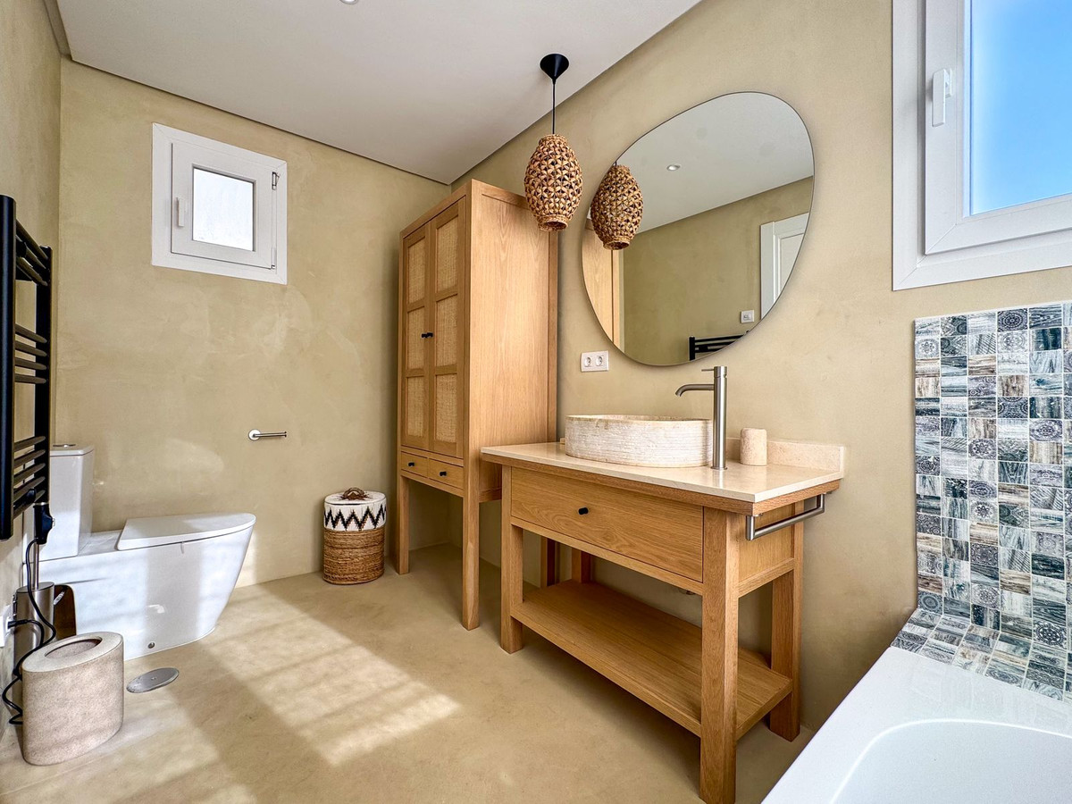 3 Bed Apartment for sale in Nueva Andalucía Costa Del Sol, Málaga, Spain