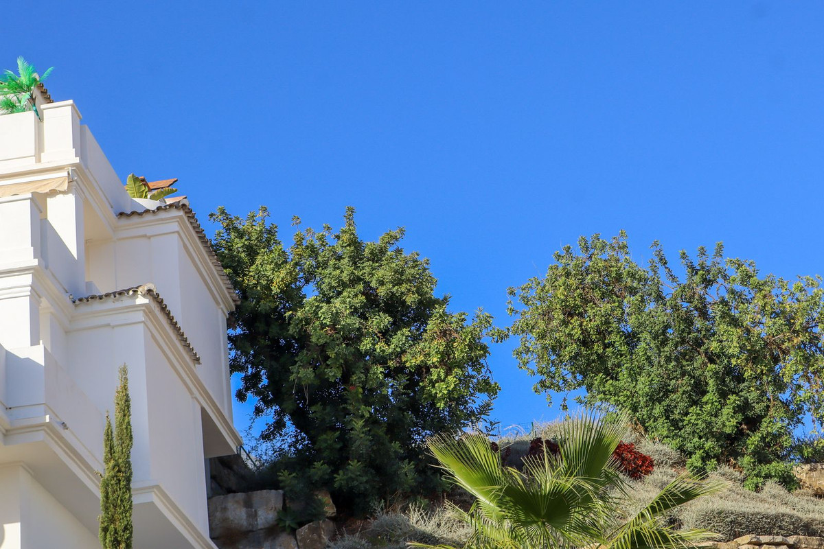3 Bed Apartment for sale in Nueva Andalucía Costa Del Sol, Málaga, Spain