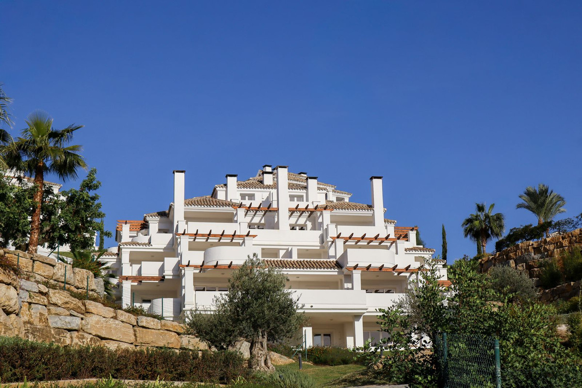 3 Bed Apartment for sale in Nueva Andalucía Costa Del Sol, Málaga, Spain
