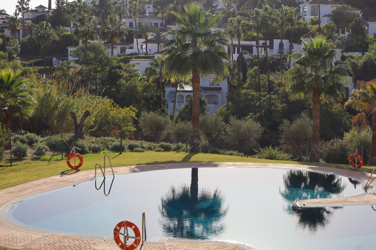 3 Bed Apartment for sale in Nueva Andalucía Costa Del Sol, Málaga, Spain