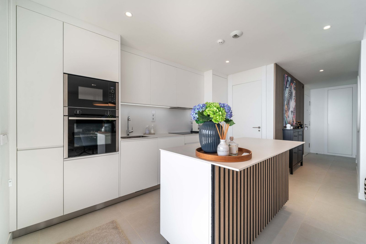 2 Bed Apartment for sale in Fuengirola Costa Del Sol, Málaga, Spain