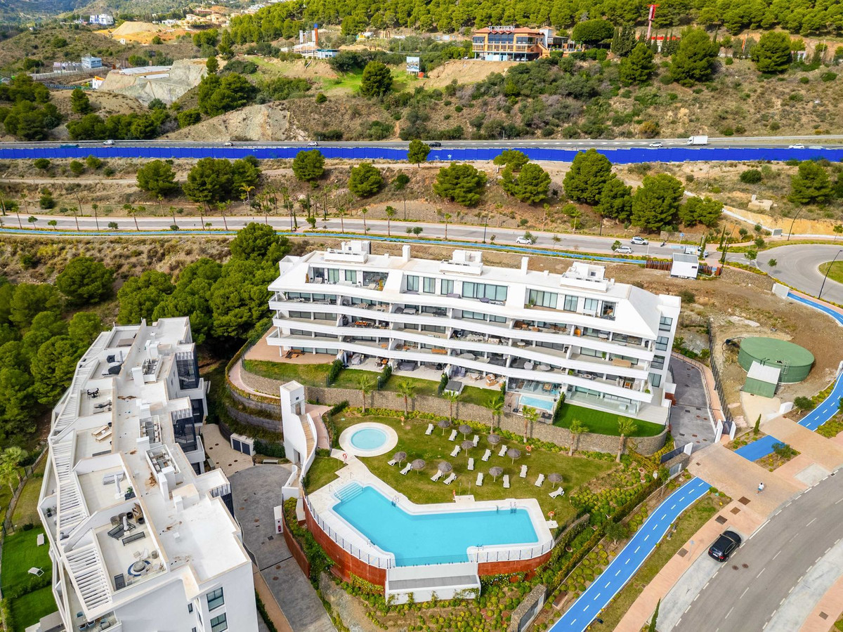2 Bed Apartment for sale in Fuengirola Costa Del Sol, Málaga, Spain