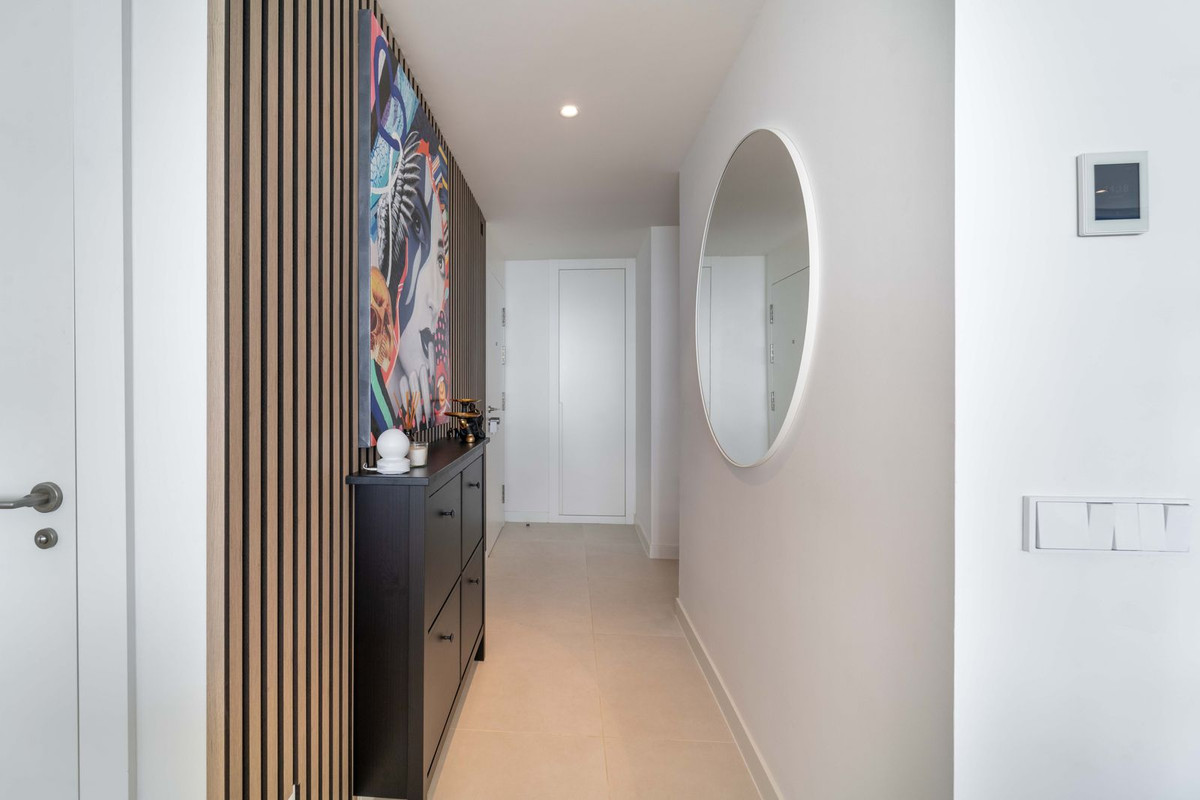 2 Bed Apartment for sale in Fuengirola Costa Del Sol, Málaga, Spain