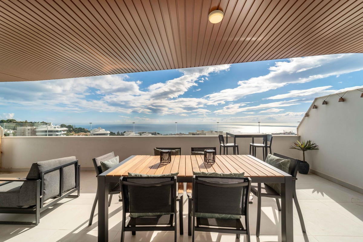 2 Bed Apartment for sale in Fuengirola Costa Del Sol, Málaga, Spain
