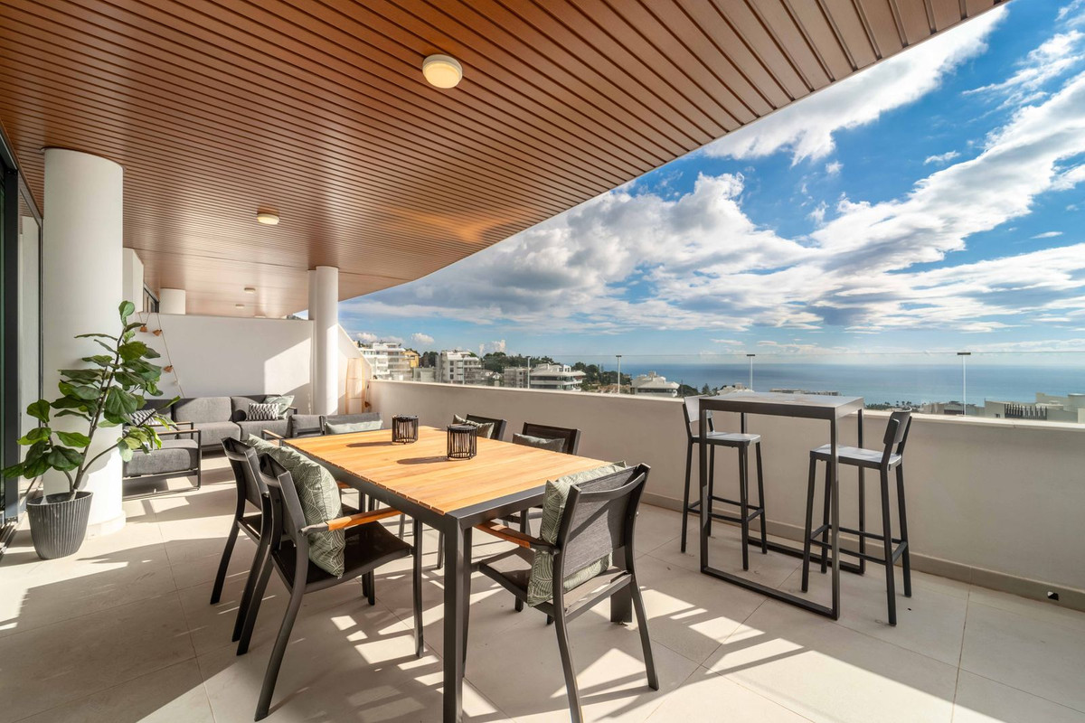 2 Bed Apartment for sale in Fuengirola Costa Del Sol, Málaga, Spain