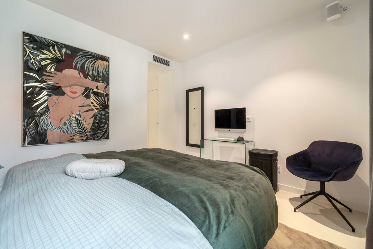 2 Bed Apartment for sale in Fuengirola Costa Del Sol, Málaga, Spain