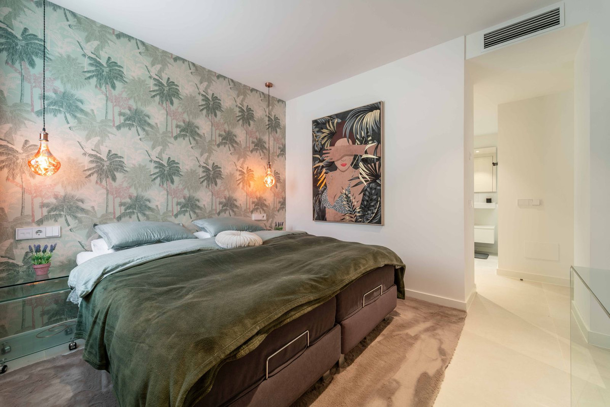 2 Bed Apartment for sale in Fuengirola Costa Del Sol, Málaga, Spain