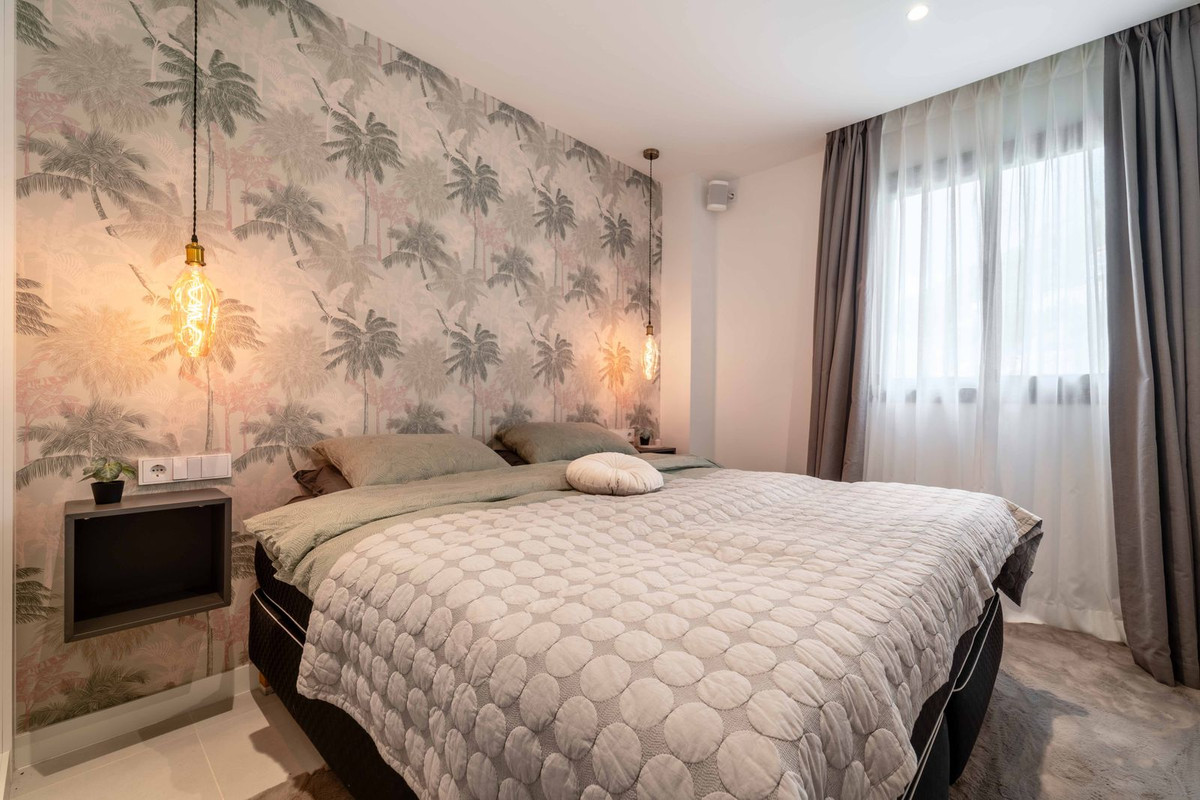 2 Bed Apartment for sale in Fuengirola Costa Del Sol, Málaga, Spain