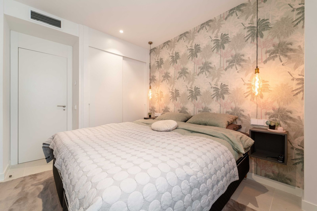 2 Bed Apartment for sale in Fuengirola Costa Del Sol, Málaga, Spain