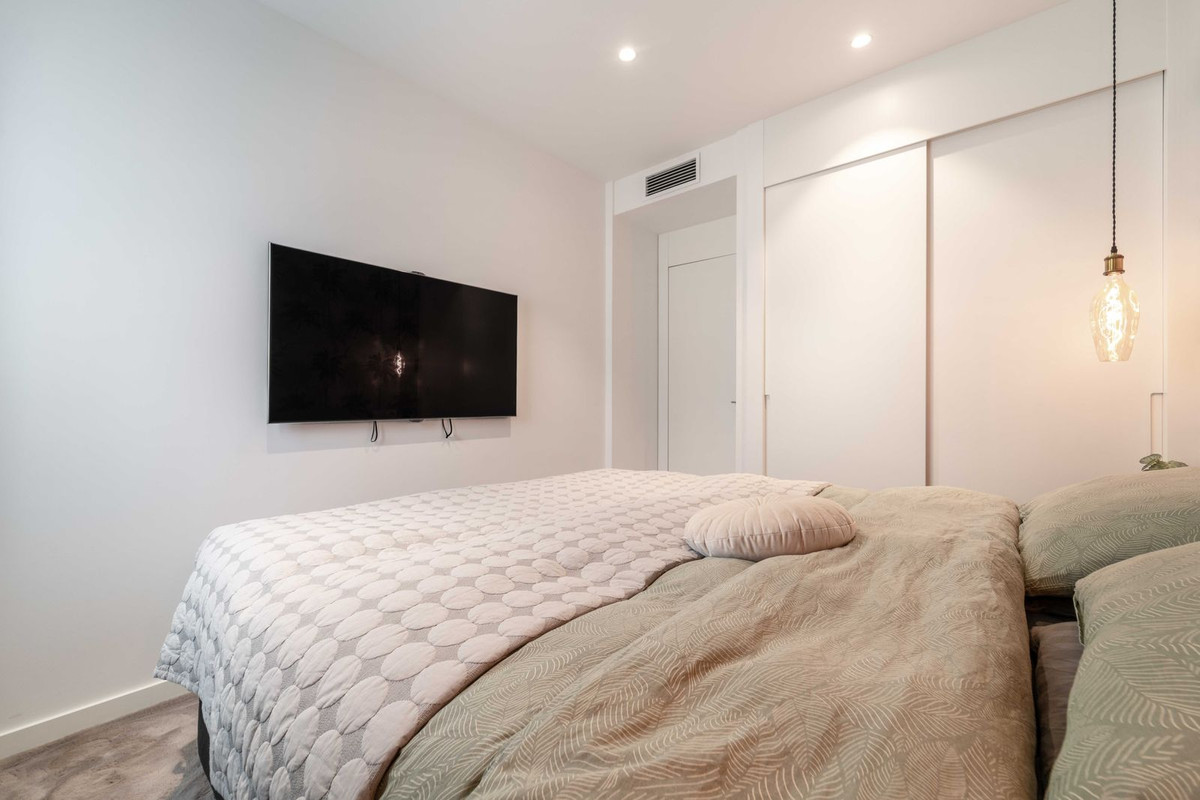 2 Bed Apartment for sale in Fuengirola Costa Del Sol, Málaga, Spain