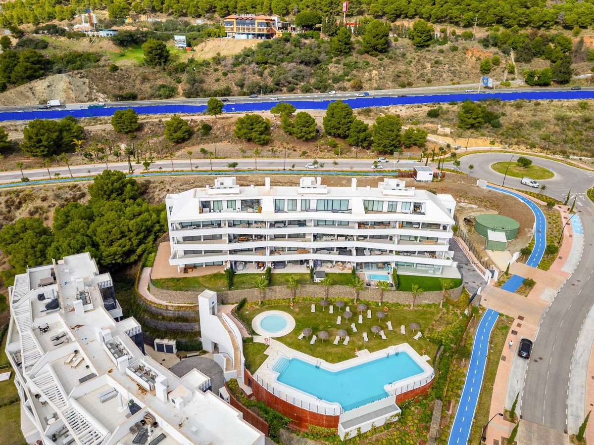2 Bed Apartment for sale in Fuengirola Costa Del Sol, Málaga, Spain