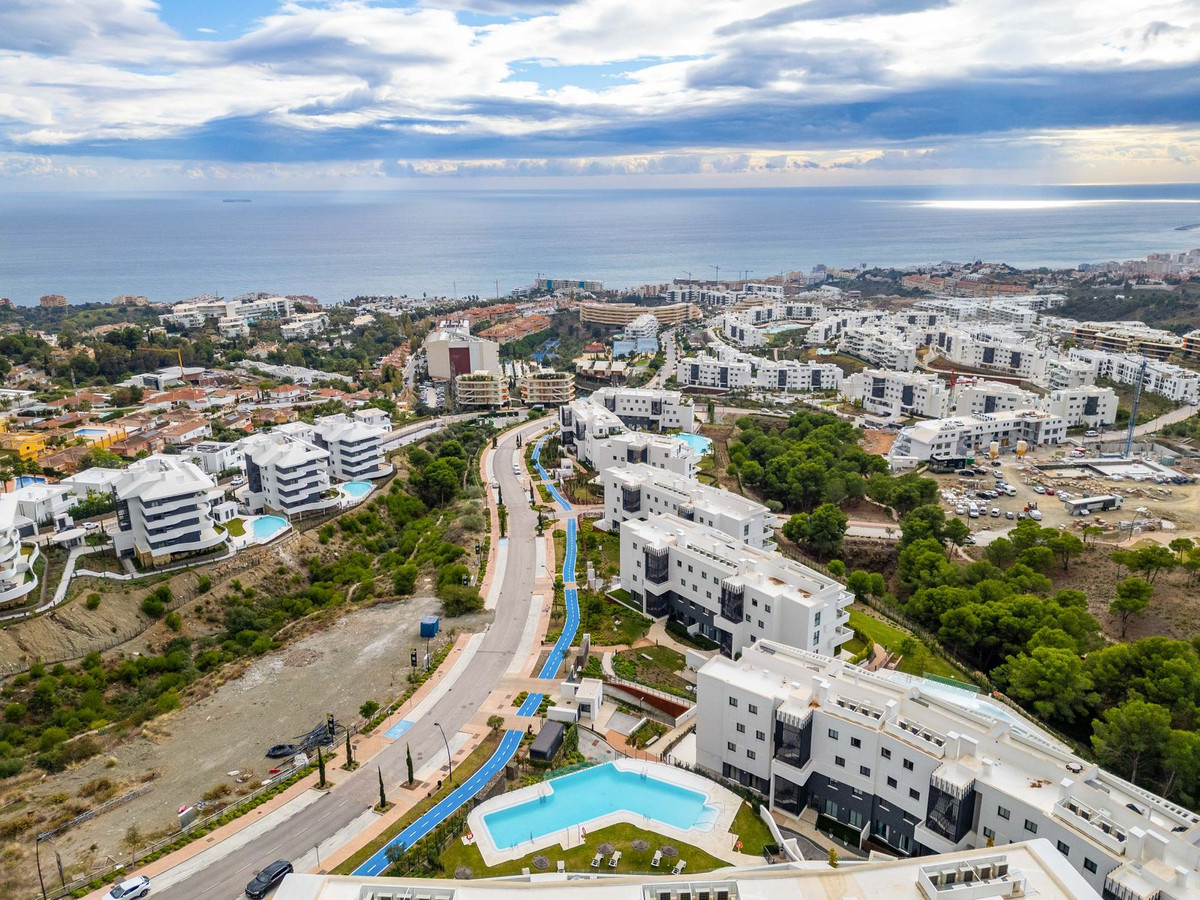 2 Bed Apartment for sale in Fuengirola Costa Del Sol, Málaga, Spain