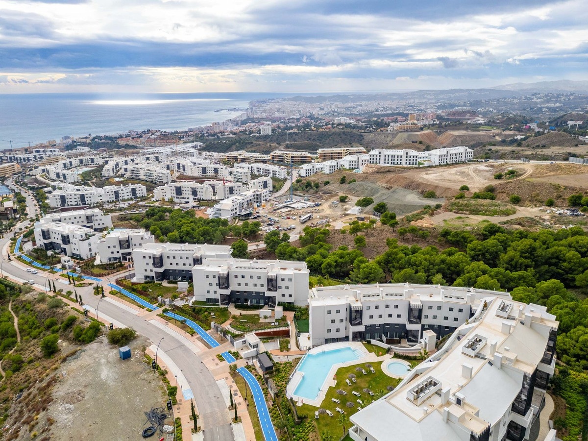 2 Bed Apartment for sale in Fuengirola Costa Del Sol, Málaga, Spain