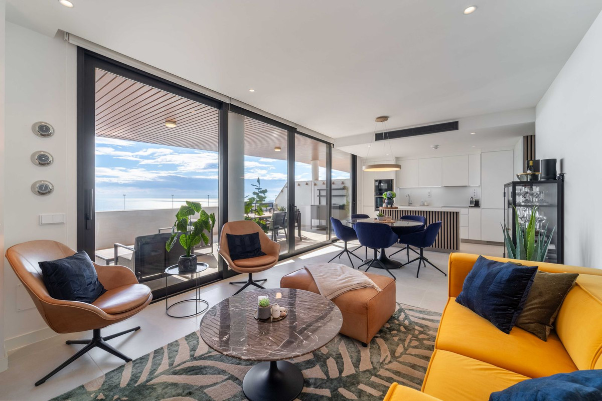 2 Bed Apartment for sale in Fuengirola Costa Del Sol, Málaga, Spain