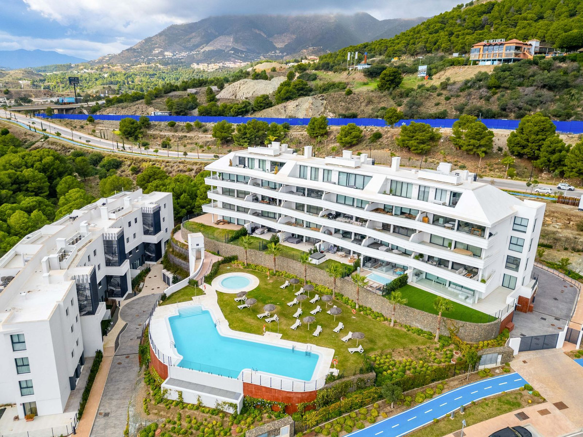 2 Bed Apartment for sale in Fuengirola Costa Del Sol, Málaga, Spain