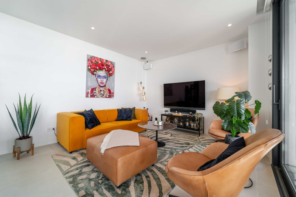 2 Bed Apartment for sale in Fuengirola Costa Del Sol, Málaga, Spain