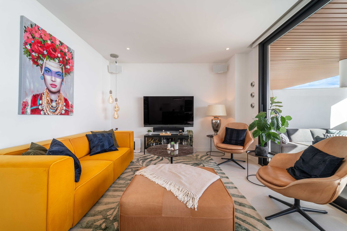 2 Bed Apartment for sale in Fuengirola Costa Del Sol, Málaga, Spain