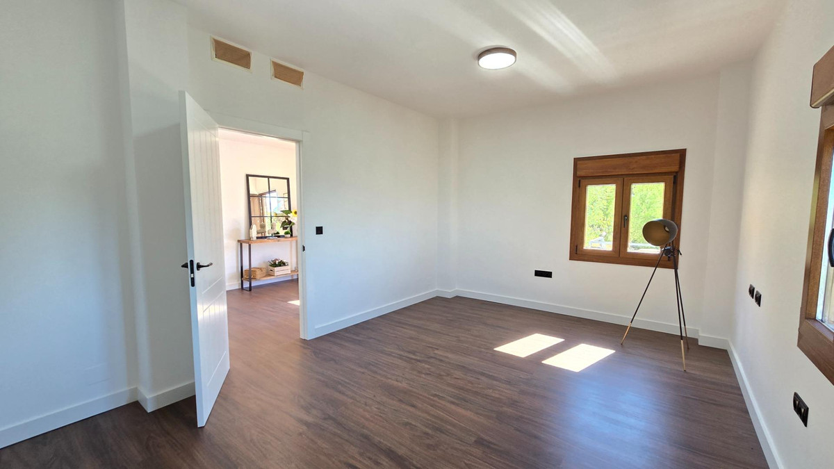 4 Bed Townhouse for sale in Limonar Málaga Ciudad, Málaga, Spain