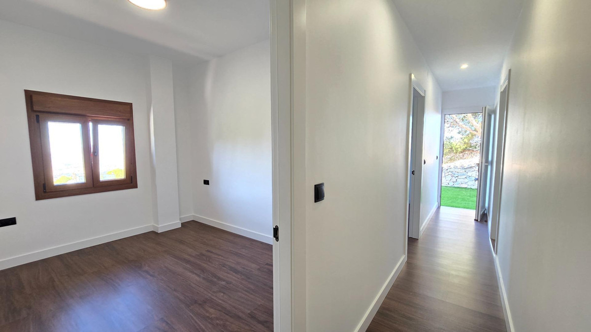 4 Bed Townhouse for sale in Limonar Málaga Ciudad, Málaga, Spain