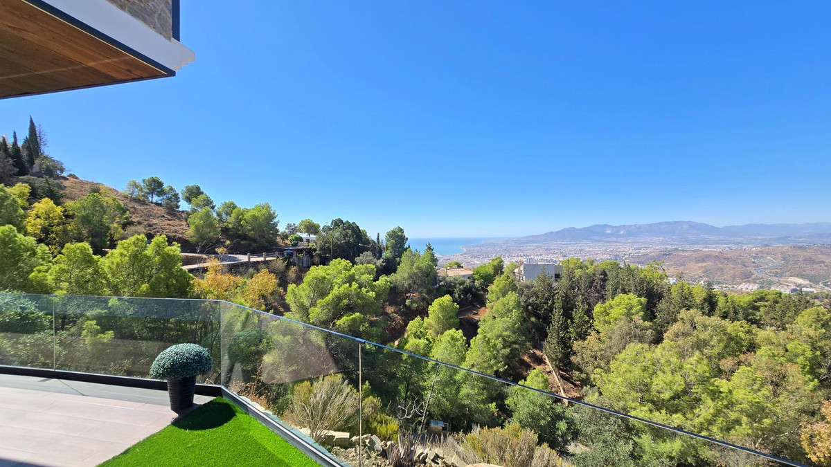 4 Bed Townhouse for sale in Limonar Málaga Ciudad, Málaga, Spain