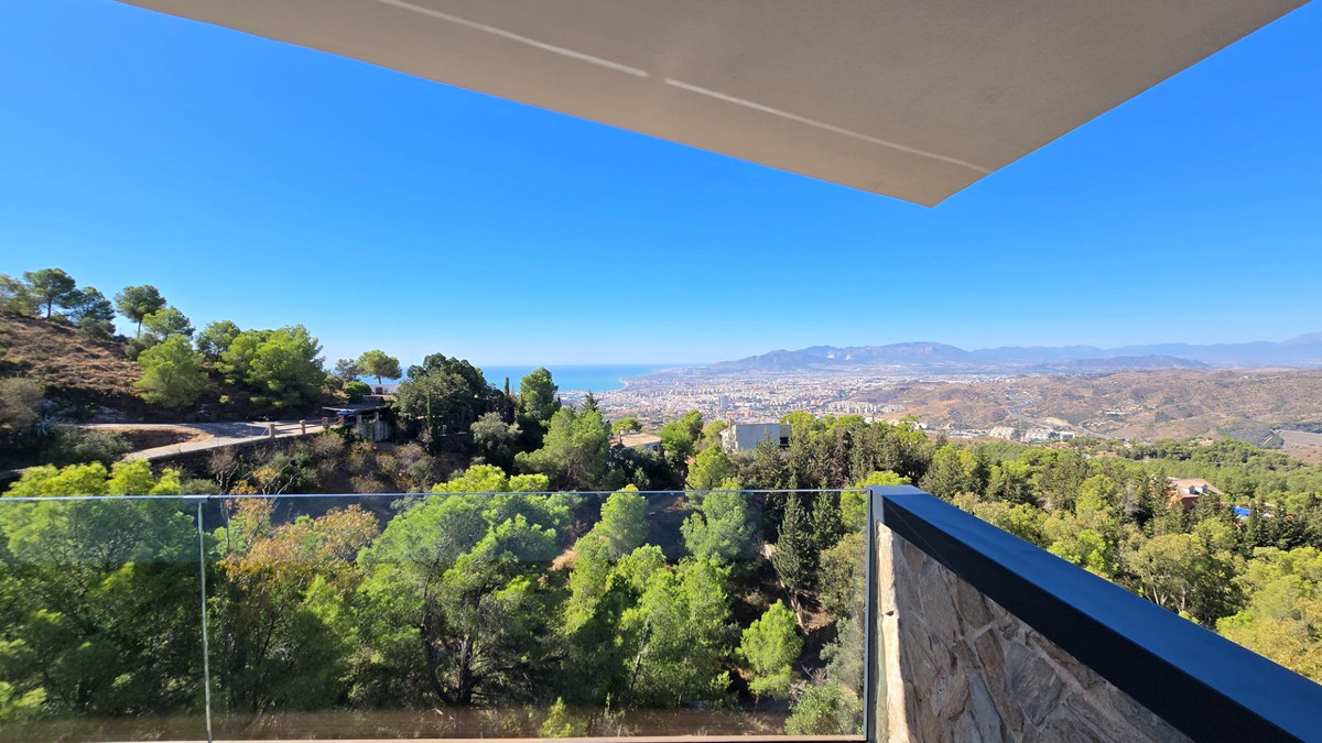 4 Bed Townhouse for sale in Limonar Málaga Ciudad, Málaga, Spain