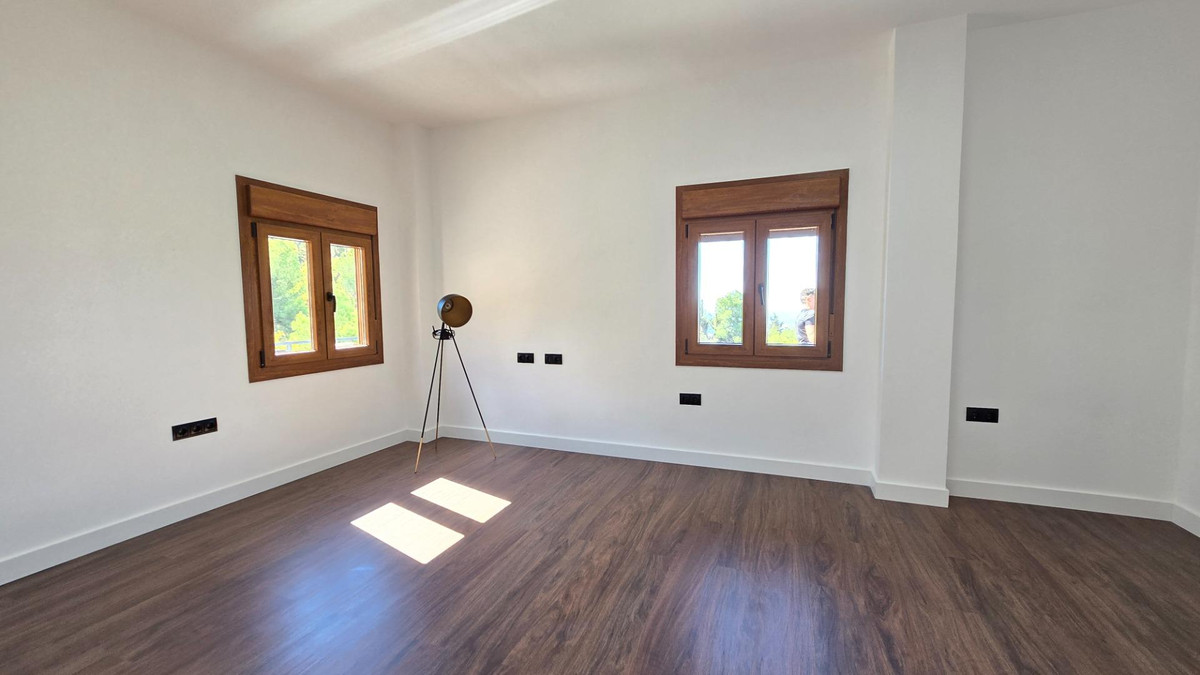 4 Bed Townhouse for sale in Limonar Málaga Ciudad, Málaga, Spain