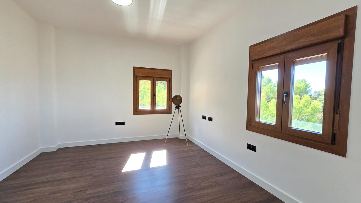 4 Bed Townhouse for sale in Limonar Málaga Ciudad, Málaga, Spain