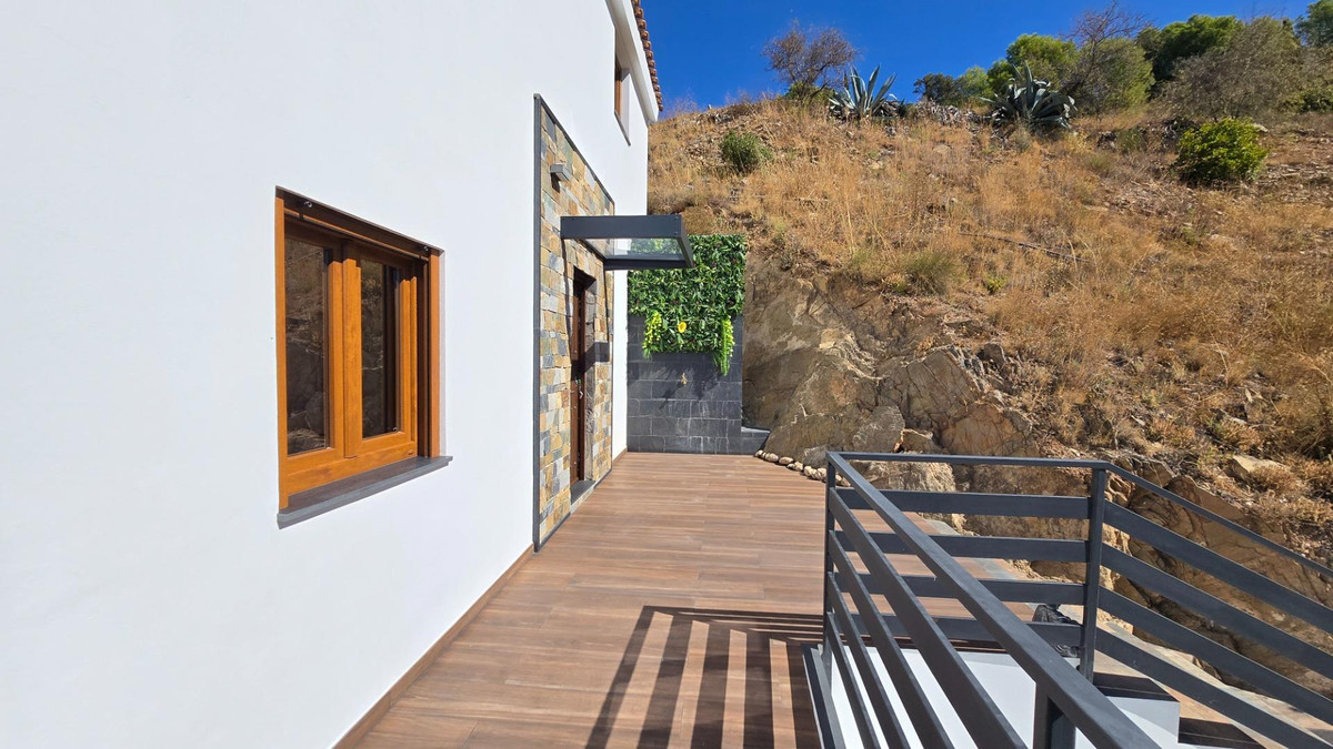 4 Bed Townhouse for sale in Limonar Málaga Ciudad, Málaga, Spain
