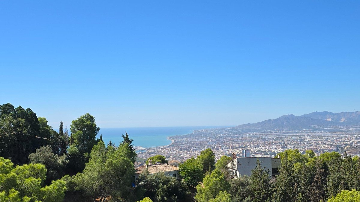4 Bed Townhouse for sale in Limonar Málaga Ciudad, Málaga, Spain