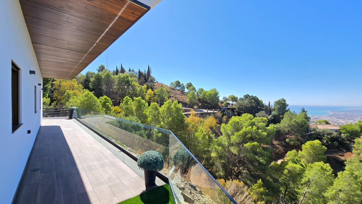 4 Bed Townhouse for sale in Limonar Málaga Ciudad, Málaga, Spain
