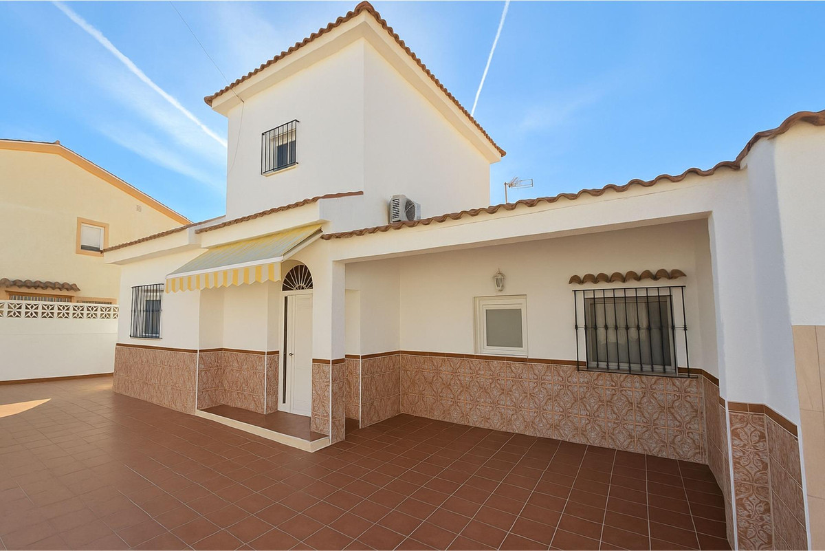 Se vende Villa - Chalet de 2 dormitorios en Costa Del Sol, Málaga, España