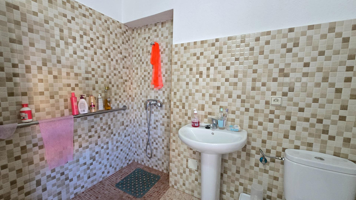 Se vende Villa - Chalet de 2 dormitorios en Costa Del Sol, Málaga, España