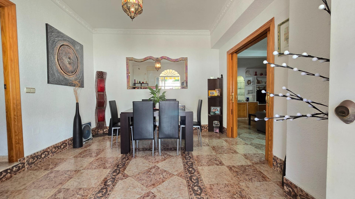 Se vende Villa - Chalet de 2 dormitorios en Costa Del Sol, Málaga, España