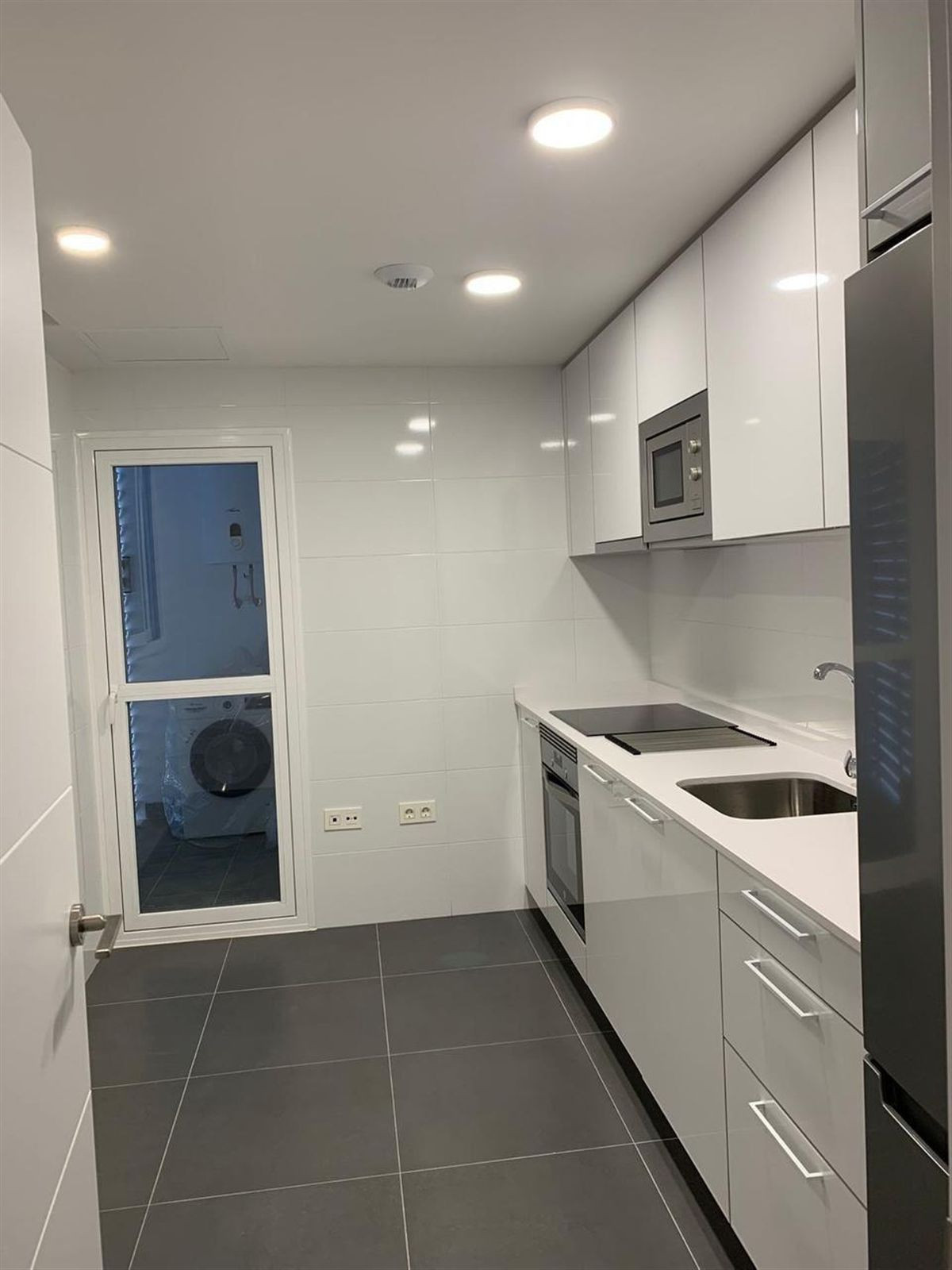 2 Bed Apartment for sale in Nueva Andalucía Costa Del Sol, Málaga, Spain