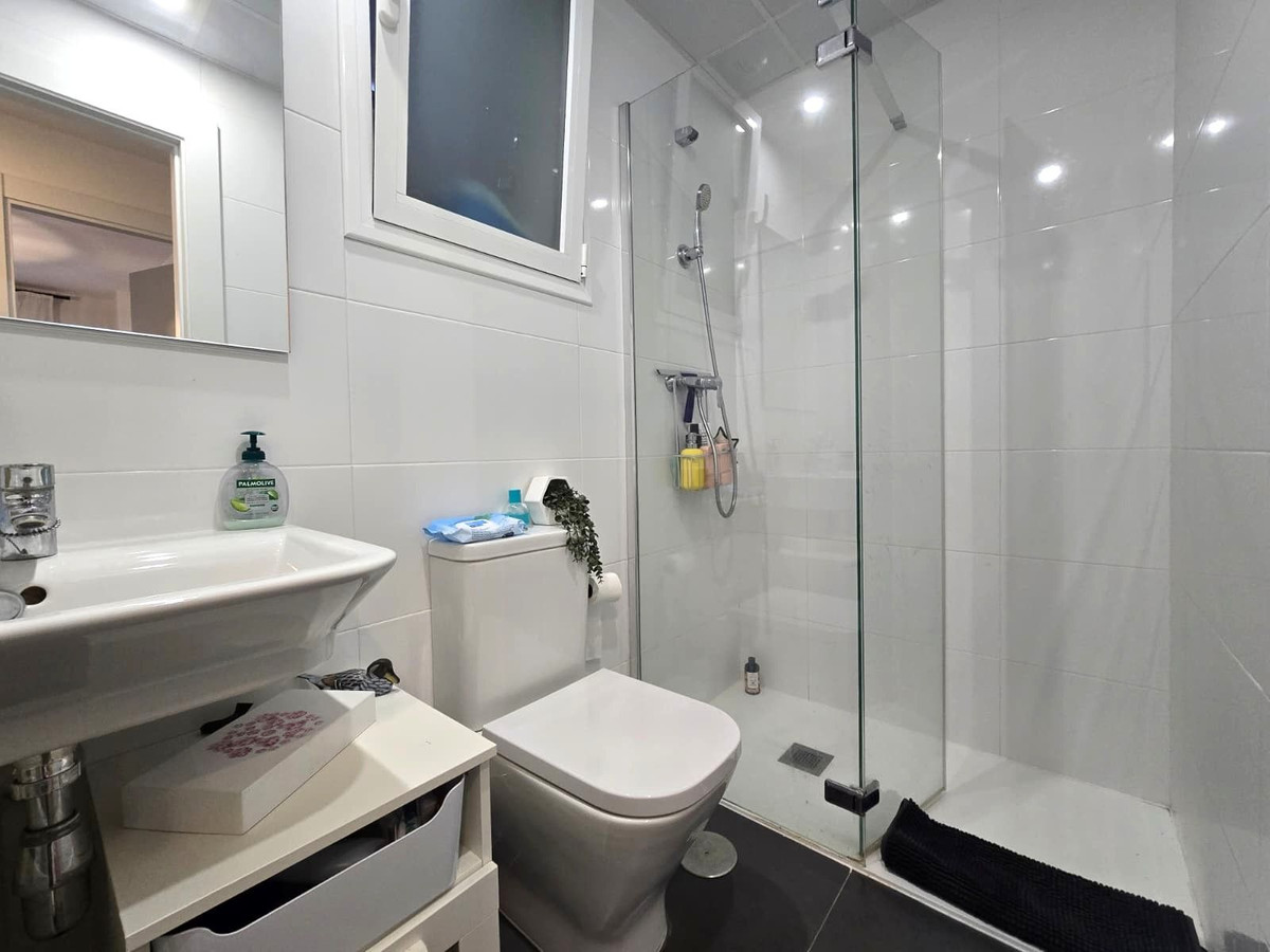 2 Bed Apartment for sale in Nueva Andalucía Costa Del Sol, Málaga, Spain