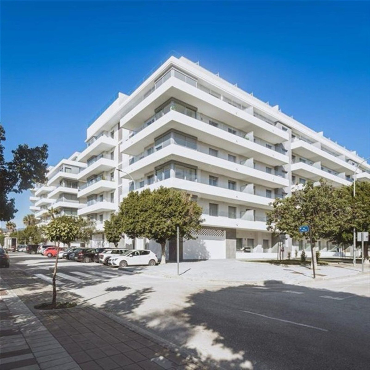 2 Bed Apartment for sale in Nueva Andalucía Costa Del Sol, Málaga, Spain