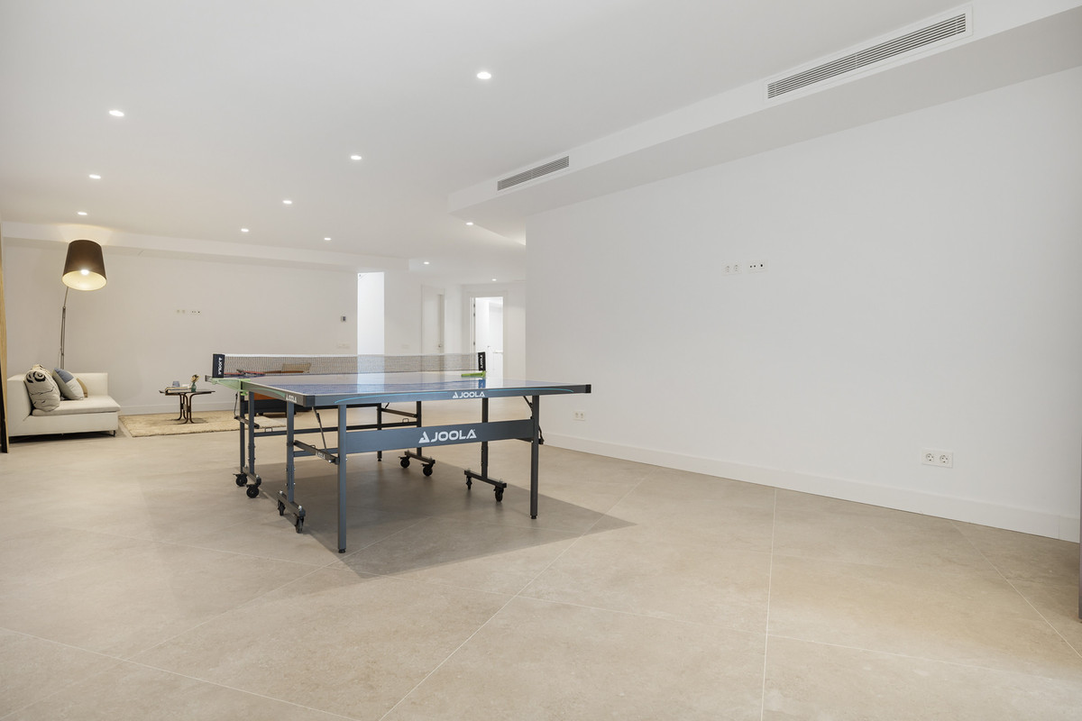 5 Bed Townhouse for sale in Marbesa Costa Del Sol, Málaga, Spain