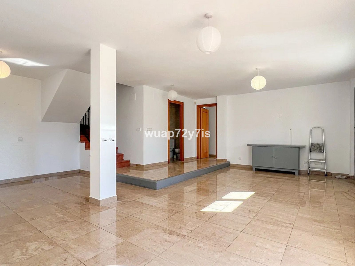 Se vende Villa - Chalet de 5 dormitorios en Costa Del Sol, Málaga, España