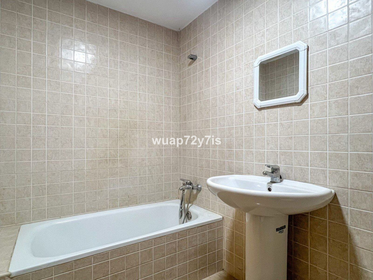Se vende Villa - Chalet de 5 dormitorios en Costa Del Sol, Málaga, España