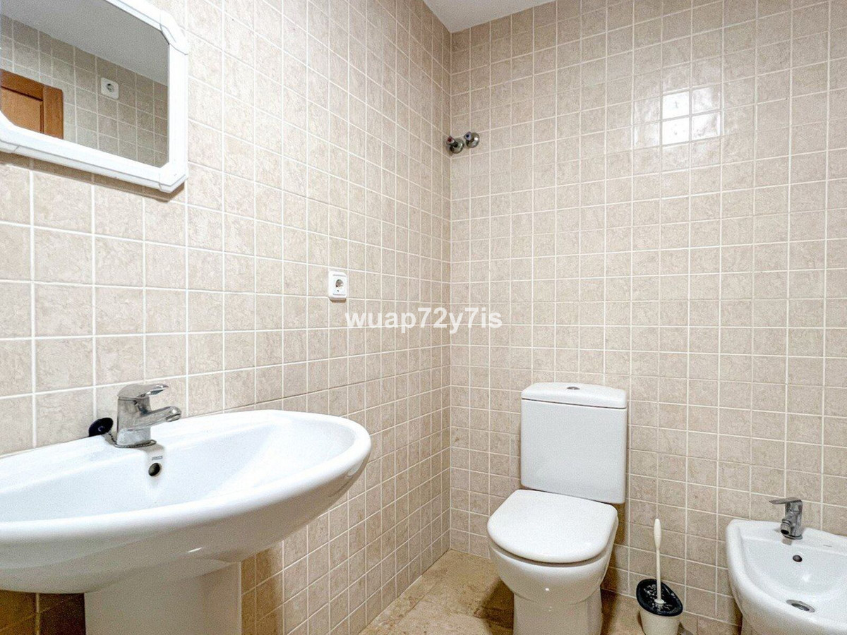 Se vende Villa - Chalet de 5 dormitorios en Costa Del Sol, Málaga, España