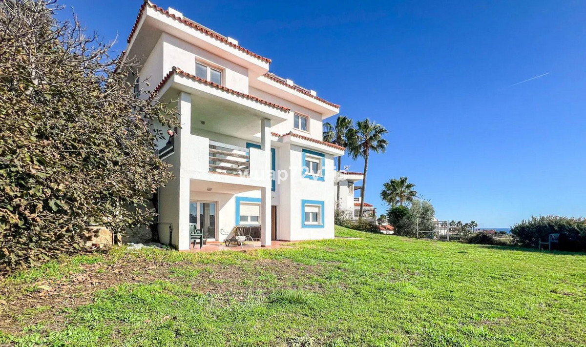 Se vende Villa - Chalet de 5 dormitorios en Costa Del Sol, Málaga, España